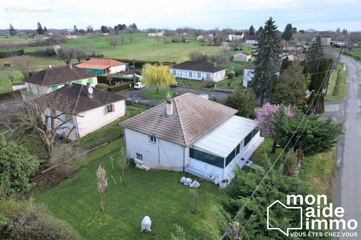 Maison à THIVIERS