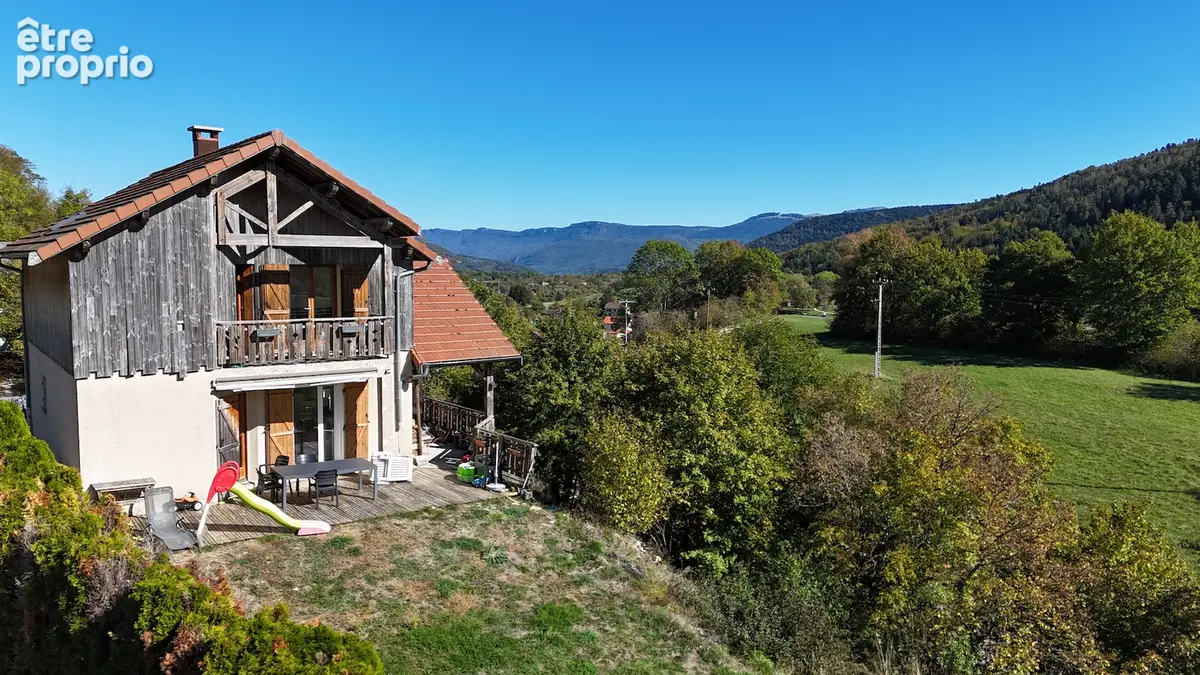 Maison à LALLEYRIAT