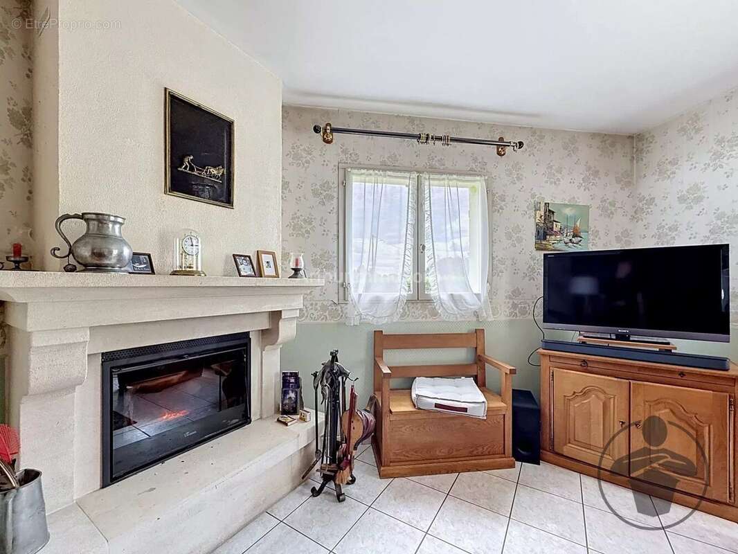 Maison à COUTRAS