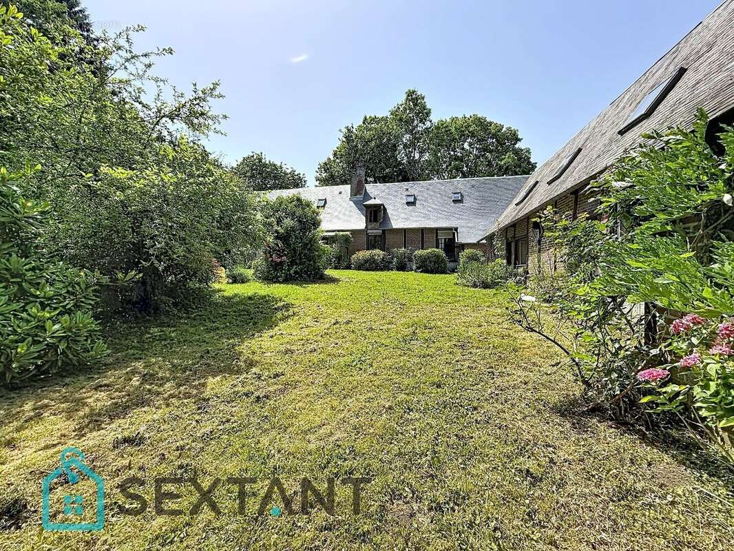 Maison de charme avec jardin dépendance et garage - photo 3