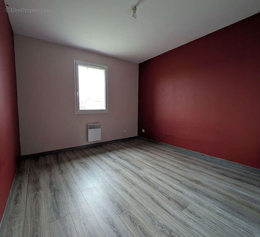 Maison à CHAMPAGNE-SAINT-HILAIRE