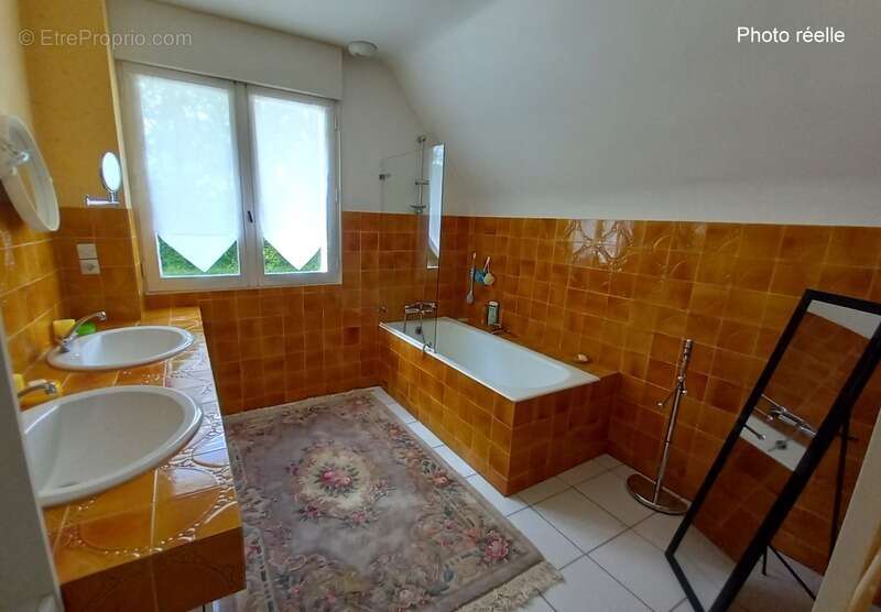 Maison à MONTIGNE-LE-BRILLANT