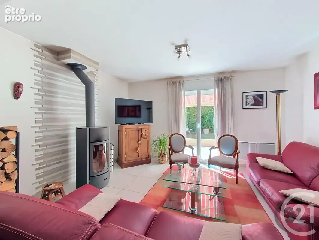 Maison 7 pièces 135 m² à vendre à Vaux-Le-Penil (77000) - photo 2