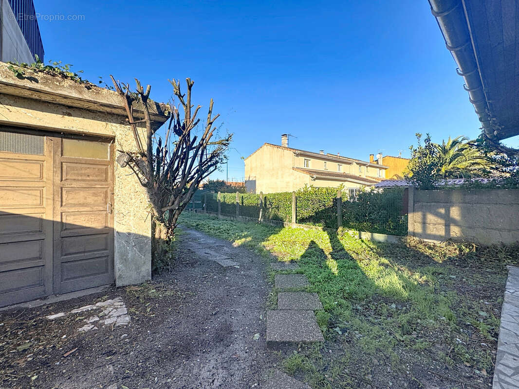 BEGLES A VENDRE  Maison à étage avec jardin et garage - photo 6