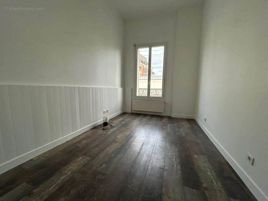 Appartement à LES PAVILLONS-SOUS-BOIS