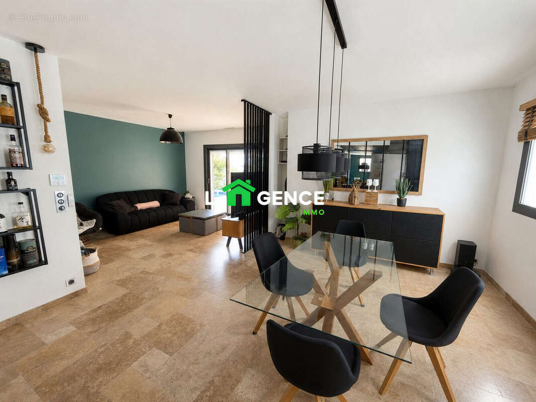 Maison 110 m² à Martigues  - photo 9