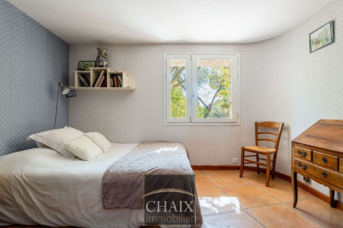 Villa d’architecte avec piscine balinaise à 1 km de la mer   Havre de paix à Sanary - photo 9