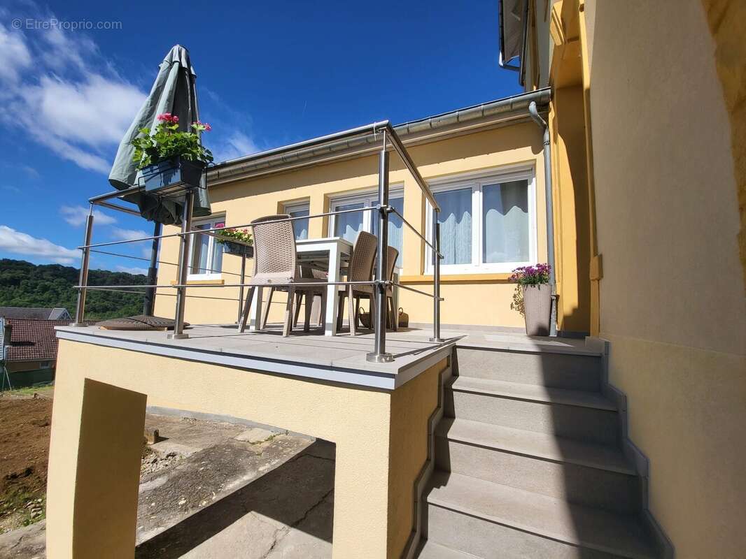 Maison 182 m² à Mont-Saint-Martin  - photo 9