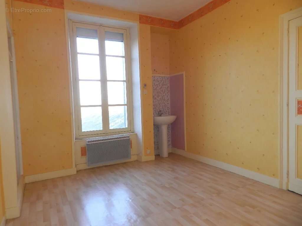 Maison à SAINT-PIERRE-SUR-DIVES