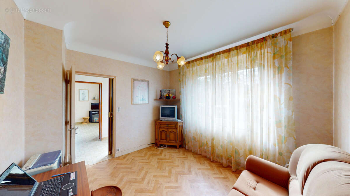 Maison à LUC-LA-PRIMAUBE