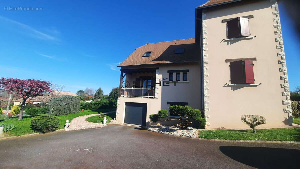 Maison à COSNAC