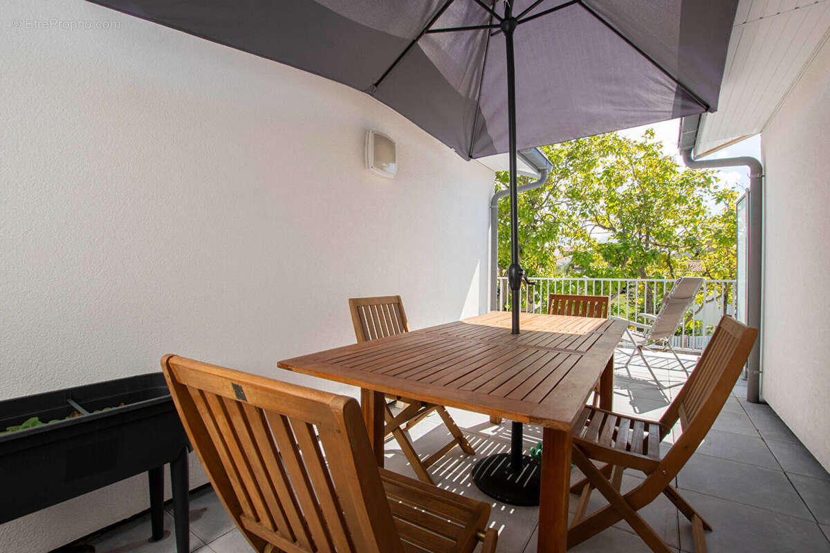 Appartement à FOURAS