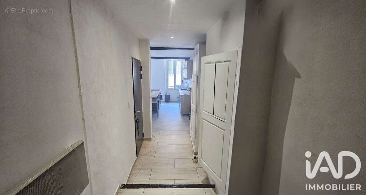 Photo 3 - Appartement à SAINT-MAXIMIN-LA-SAINTE-BAUME