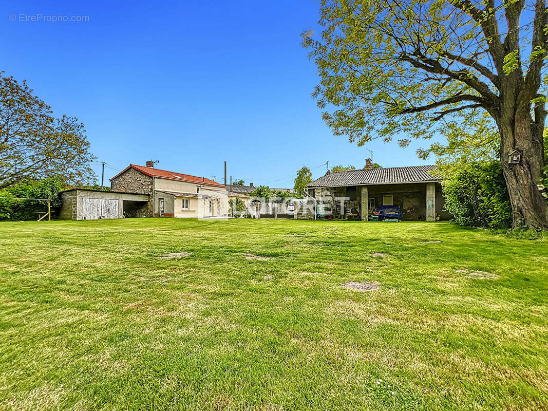 Maison à DOUE-LA-FONTAINE