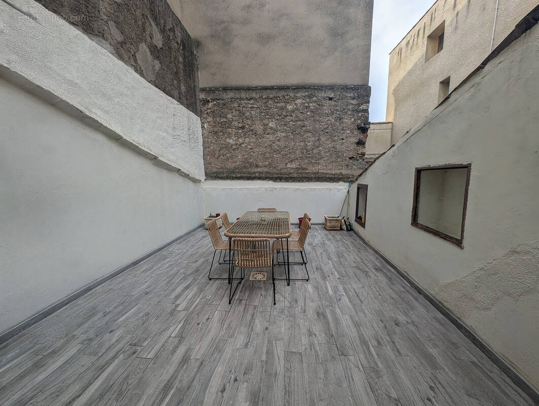 Appartement à LEZIGNAN-CORBIERES