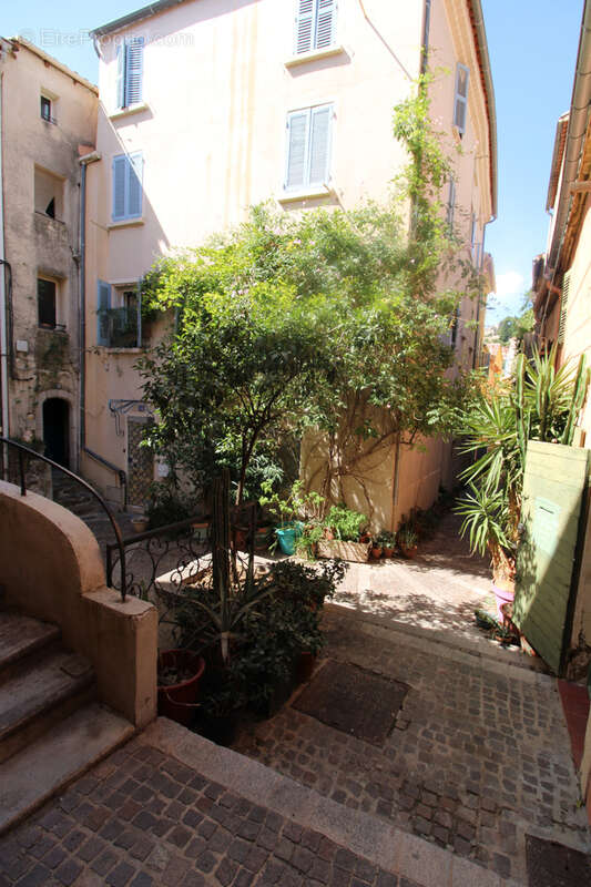 Appartement à HYERES