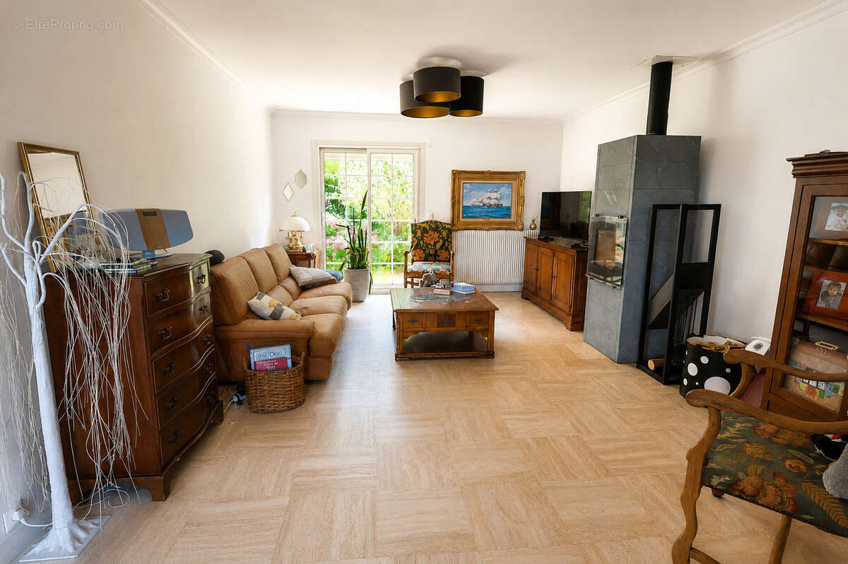 Maison à SAINTRY-SUR-SEINE