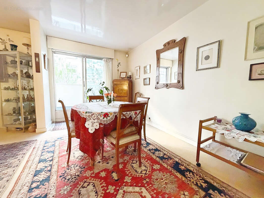 Appartement à PARIS-11E