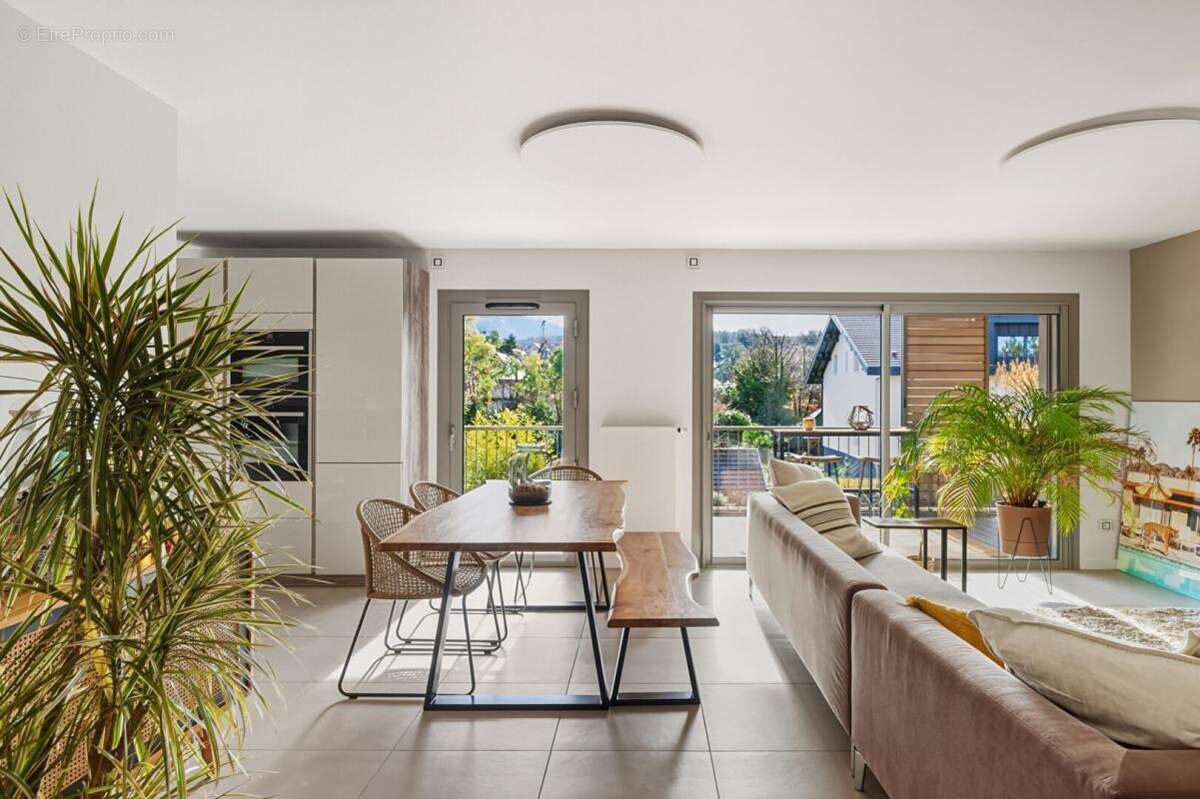 Très bel appartement situé à Menthon Saint Bernard - photo 3