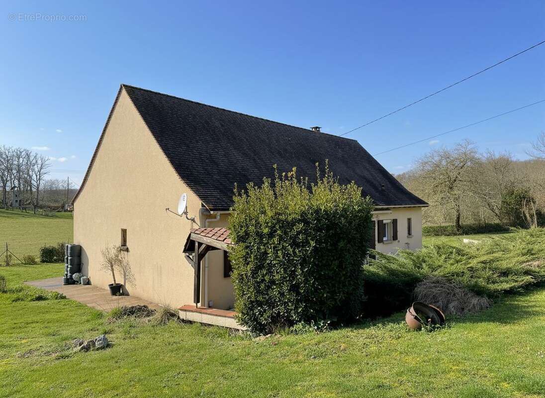 generated20260415T145744.429 - Maison à SAINT-CHAMASSY