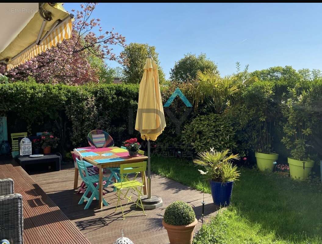 Appartement à LE MESNIL-LE-ROI