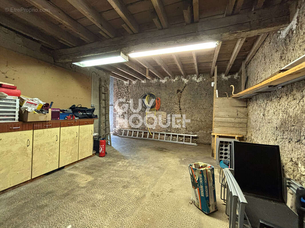 Maison à TREMBLAY-LES-VILLAGES