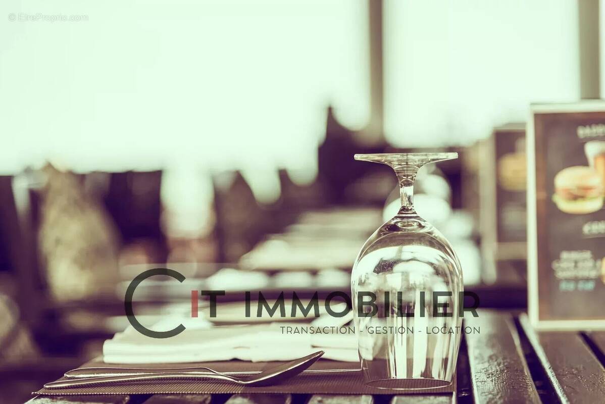 Commerce à LA TOUR-DU-PIN