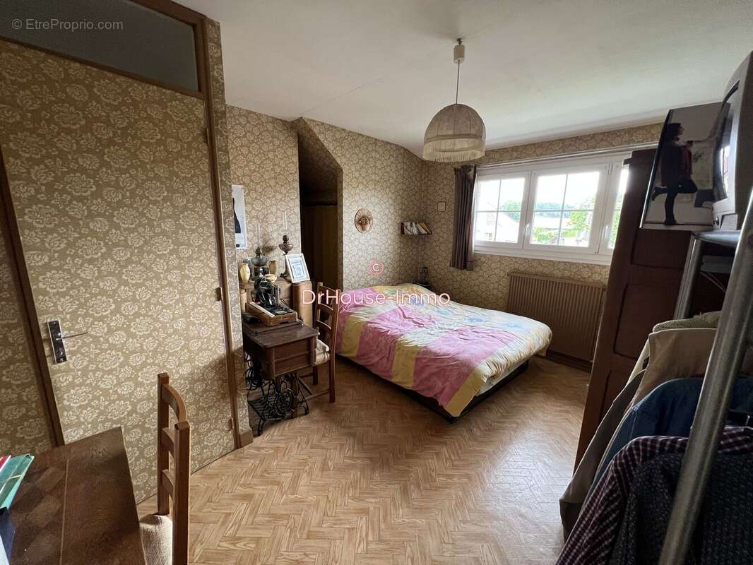 Maison à BADECON-LE-PIN