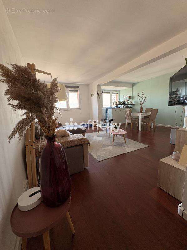 Appartement à TINQUEUX