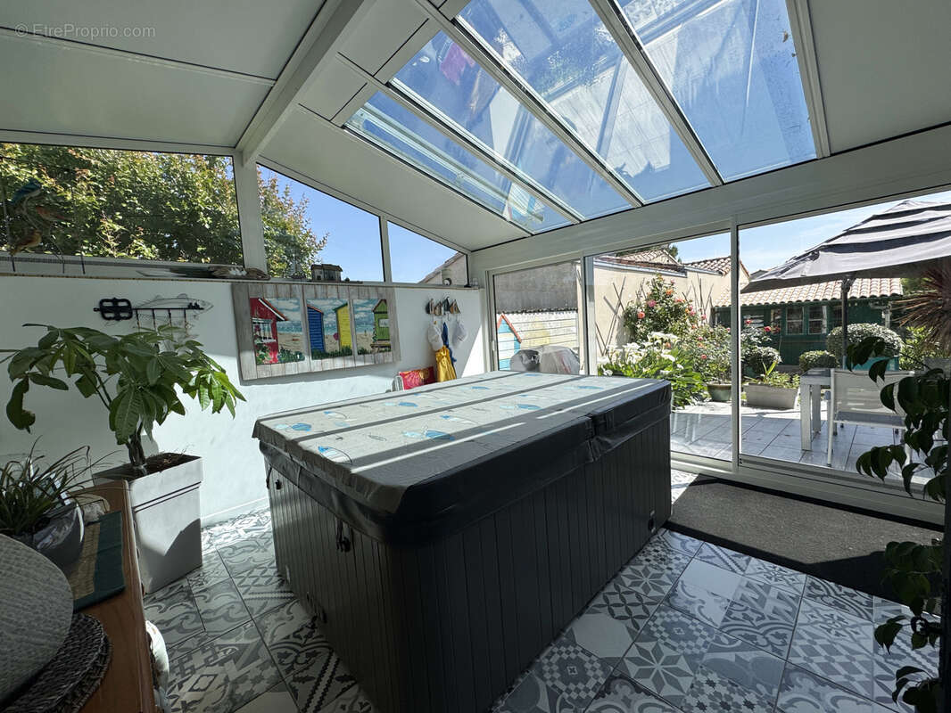 Maison à MESCHERS-SUR-GIRONDE