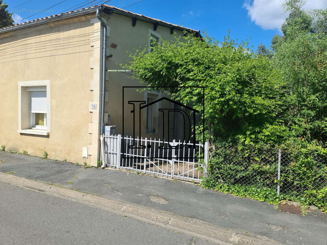 Vue rue - Maison à BERGERAC