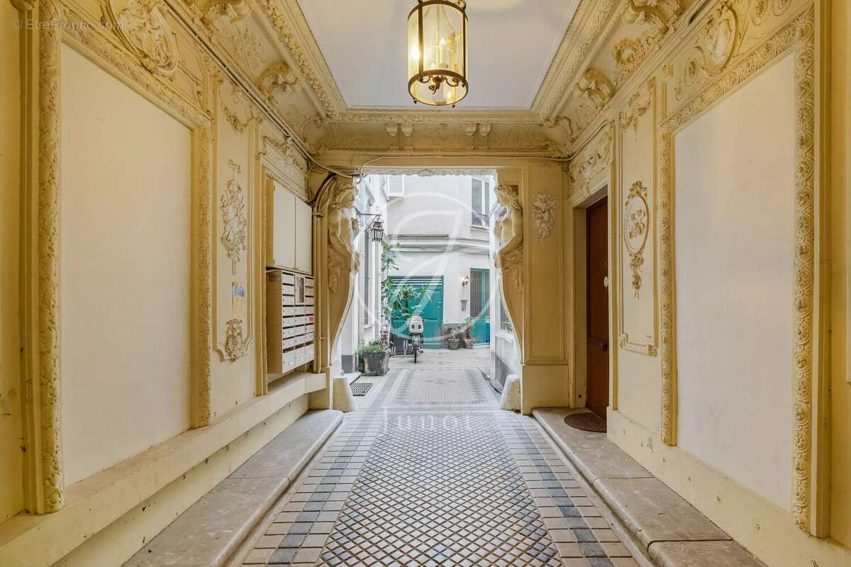 Appartement à PARIS-9E