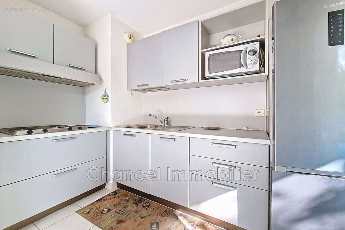 Appartement à SAINT-LAURENT-DU-VAR