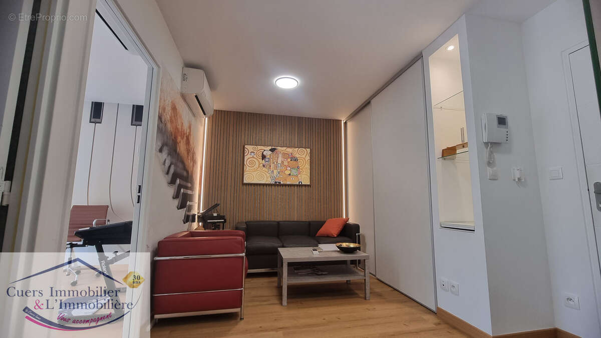 Appartement à SOLLIES-PONT