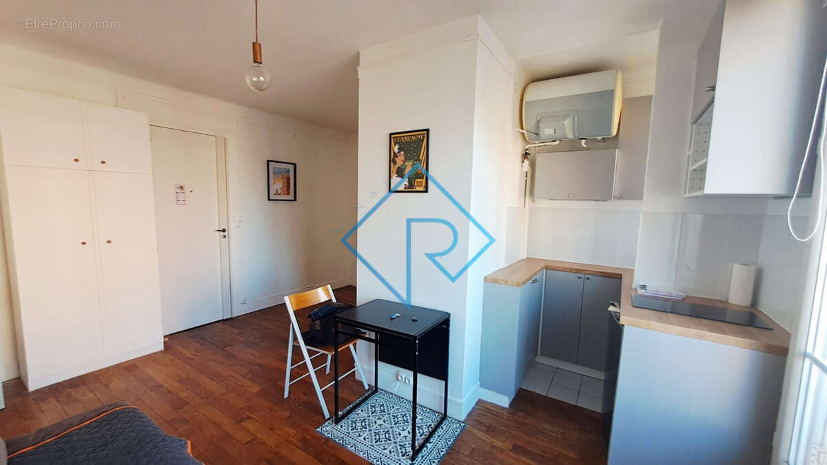 Appartement à PARIS-20E