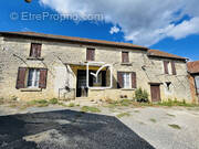 Maison à BEYNAC-ET-CAZENAC