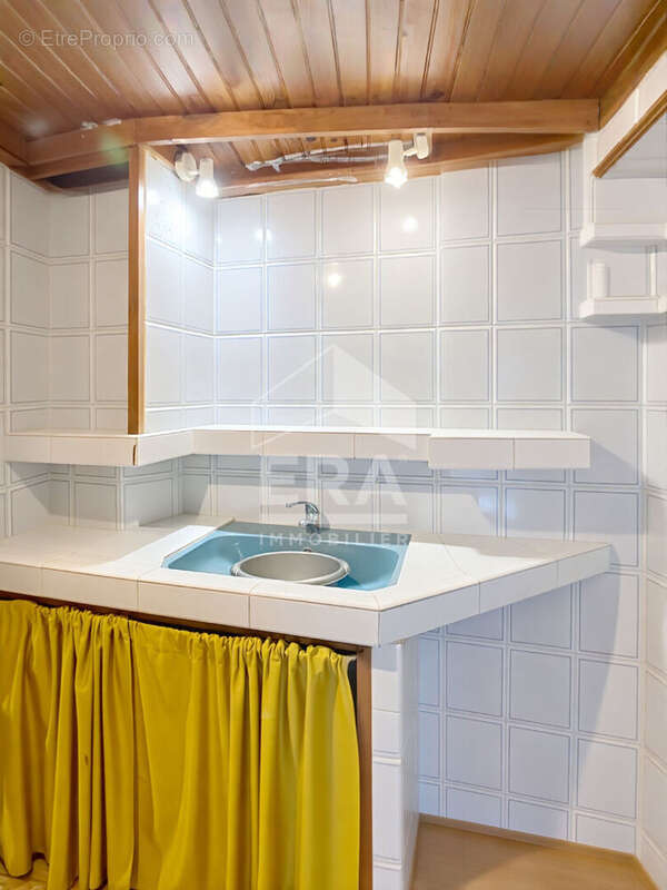 Maison à SAINT-MITRE-LES-REMPARTS