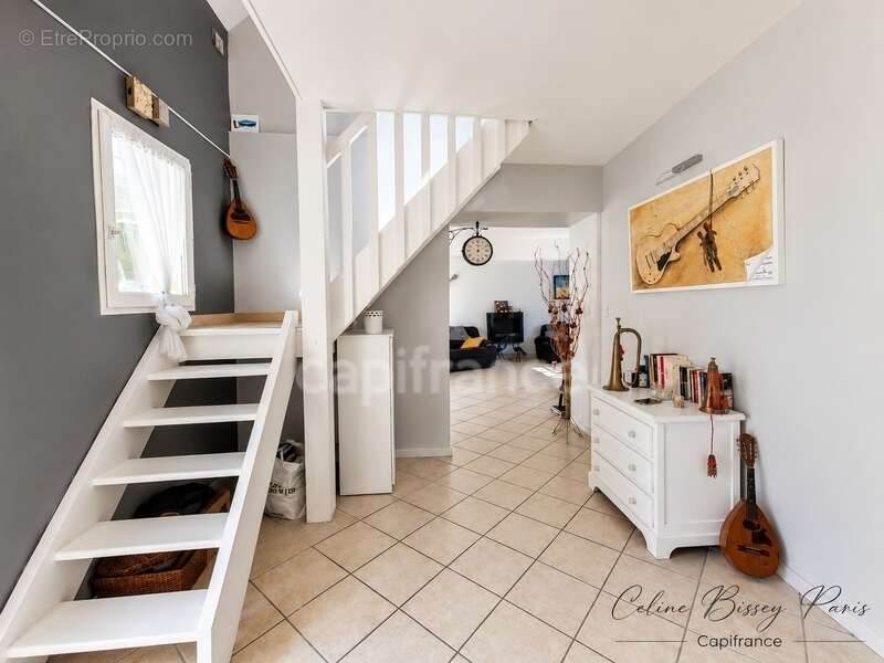 Maison à VILLENEUVE-LA-GUYARD