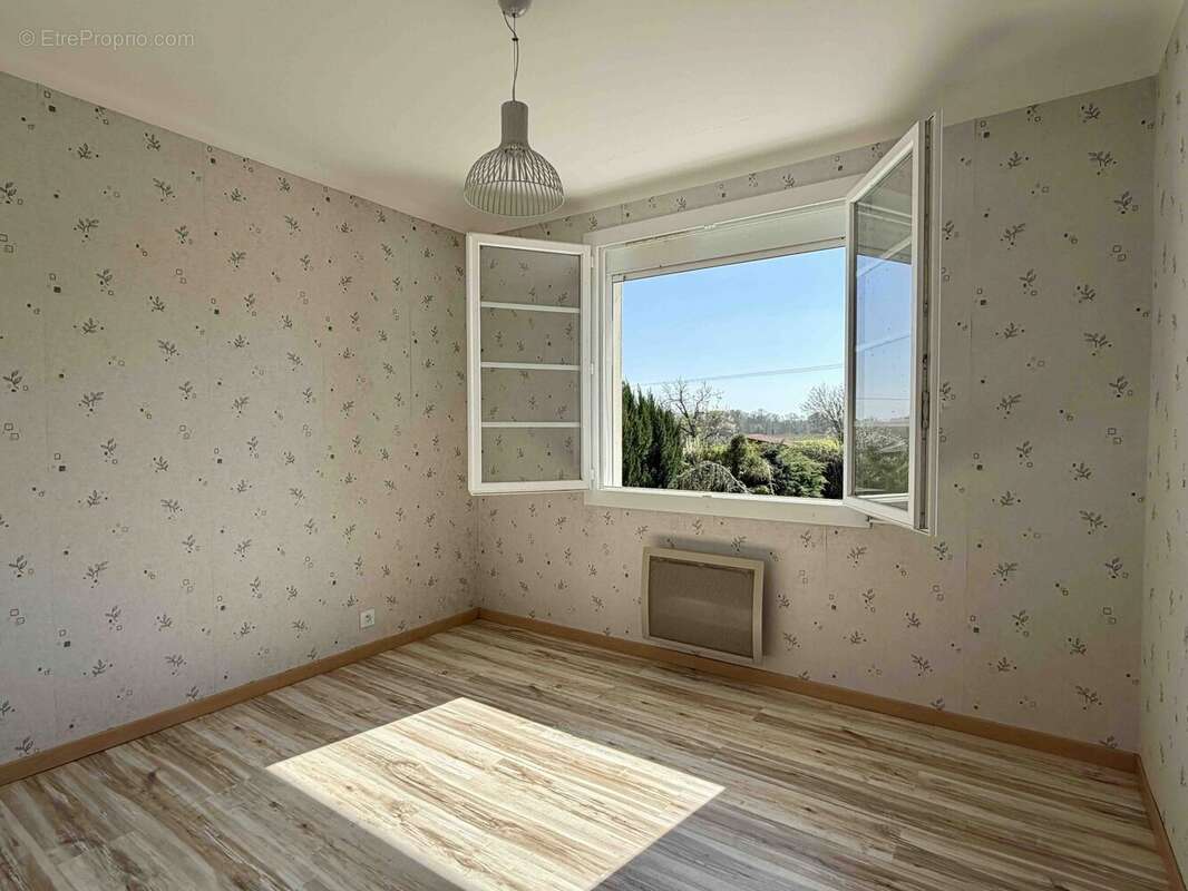 Maison à VILLENEUVE-DE-MARSAN