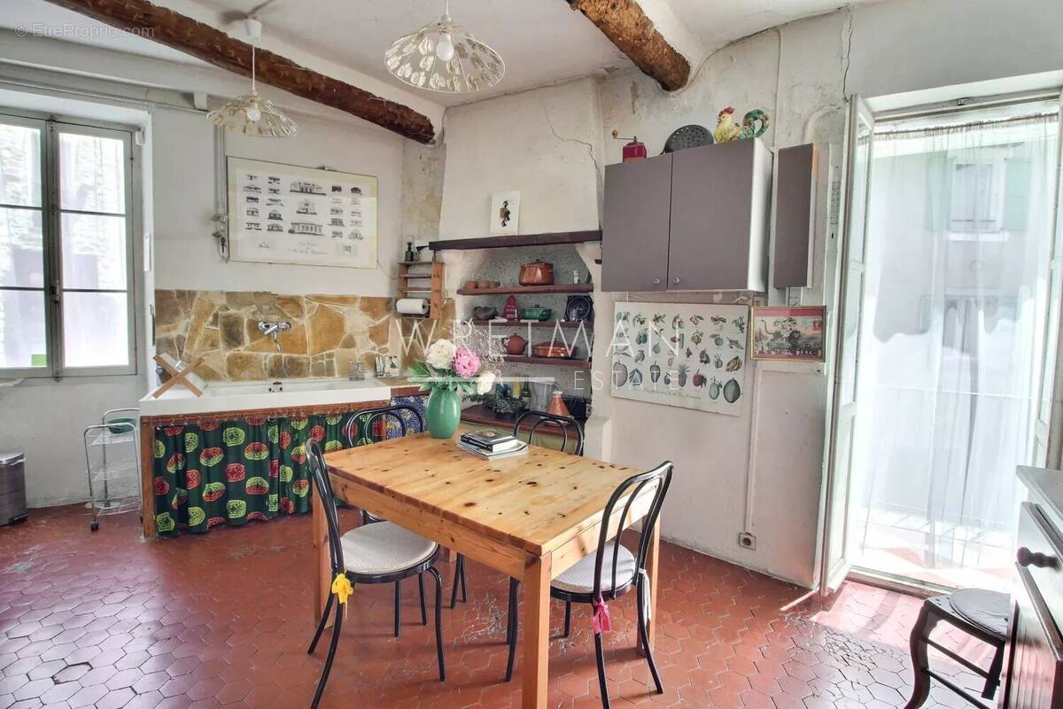 Appartement à L'ESCARENE
