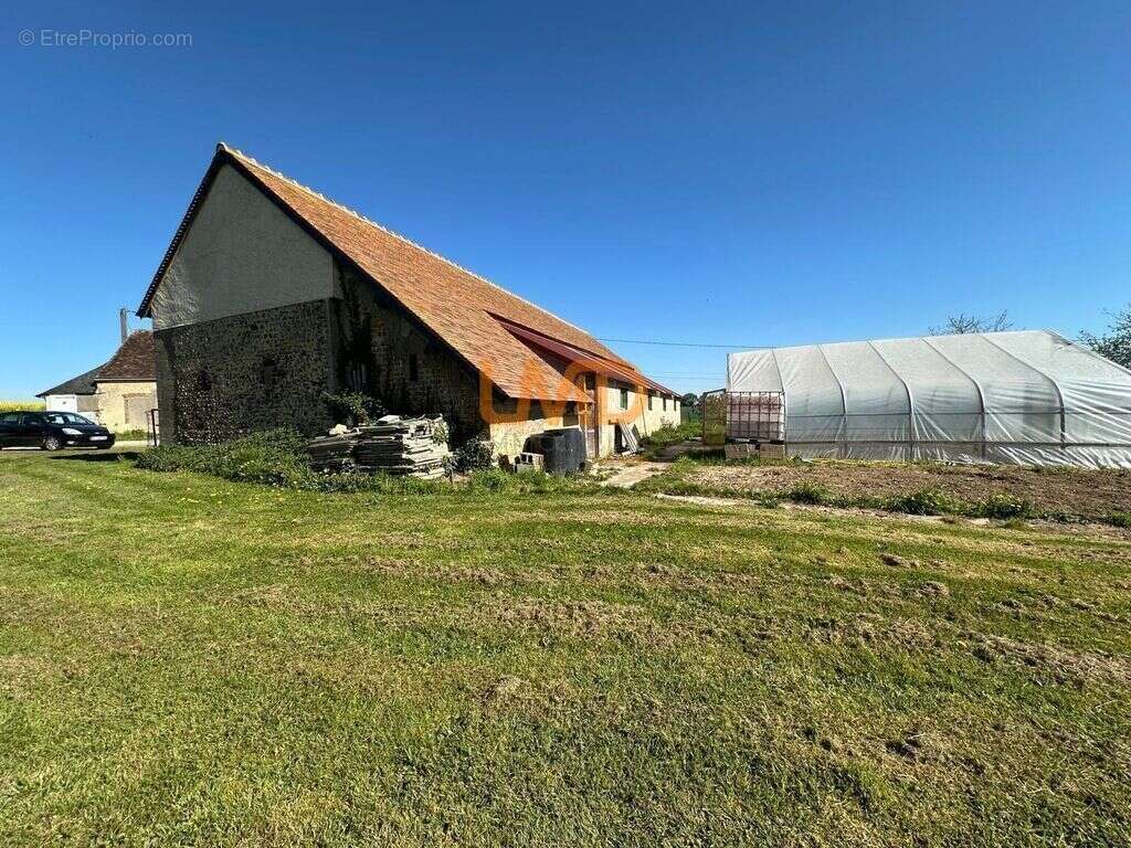 Maison à SARGE-SUR-BRAYE