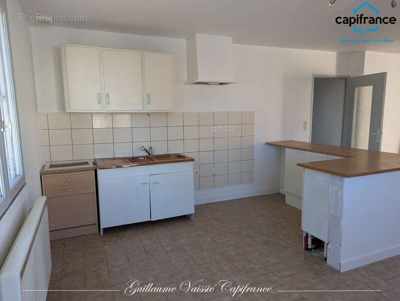 Maison/Immeuble de rapport à vendre 8 pièces CHATELLERAULT (86) - photo 5