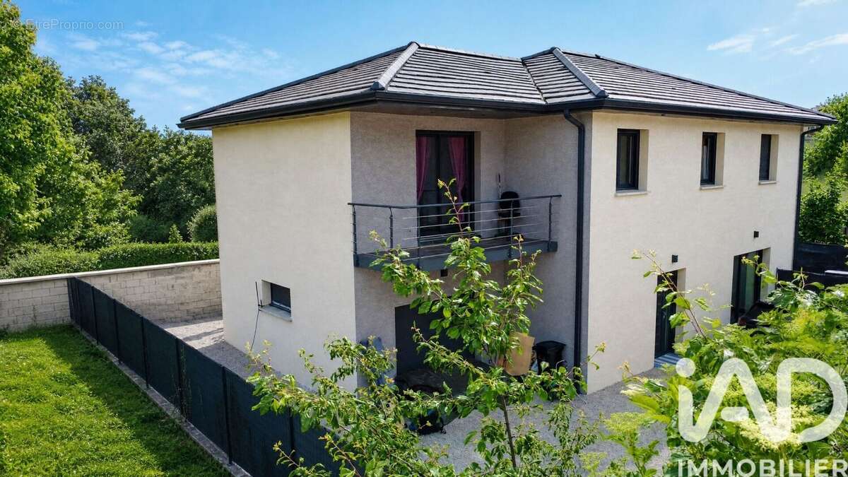Photo 2 - Maison à VERSONNEX