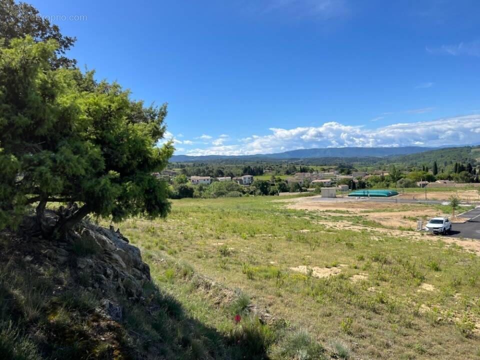 Terrain à LEUC