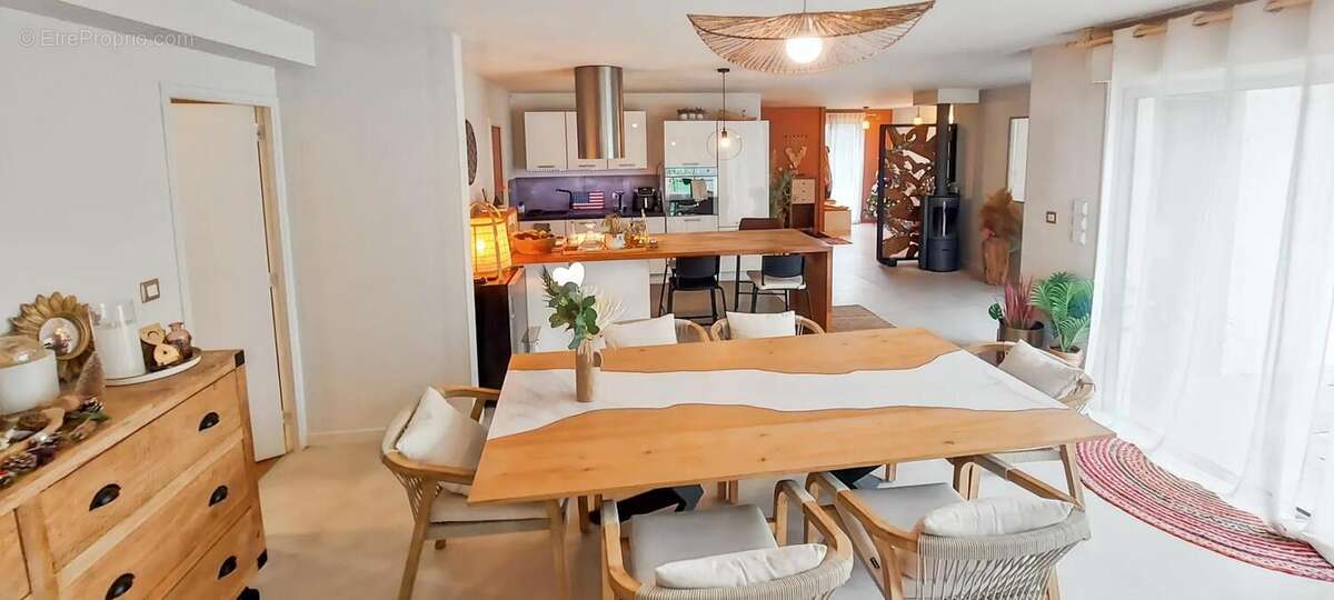 Maison à LA CHAPELLE-CHAUSSEE