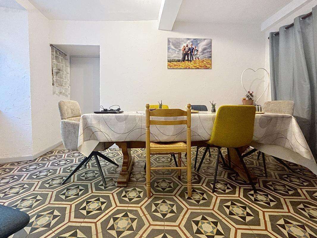 Maison à CENNE-MONESTIES