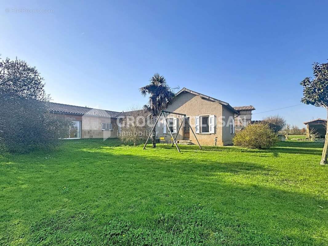 Maison à SAINT-SULPICE