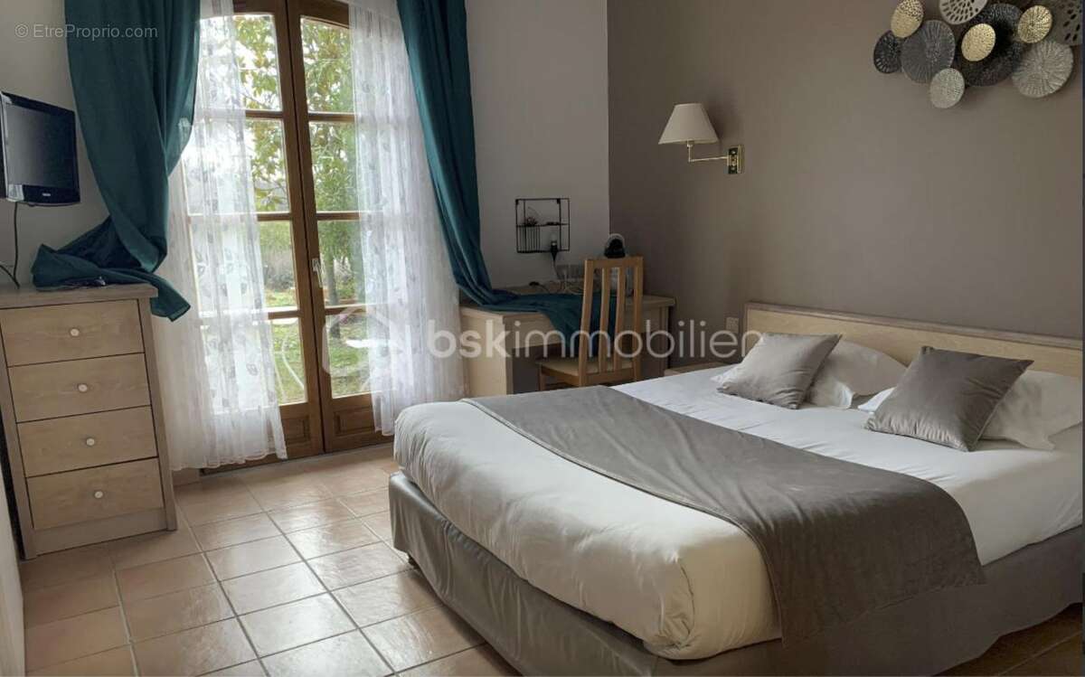 Fonds de commerce Hôtel Restaurant 3 étoiles aux portes de l’Ardèche méridionale - photo 2