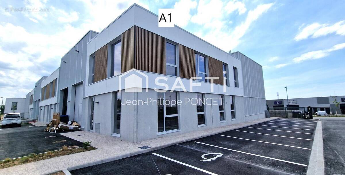 Photo 1 - Commerce à RANG-DU-FLIERS