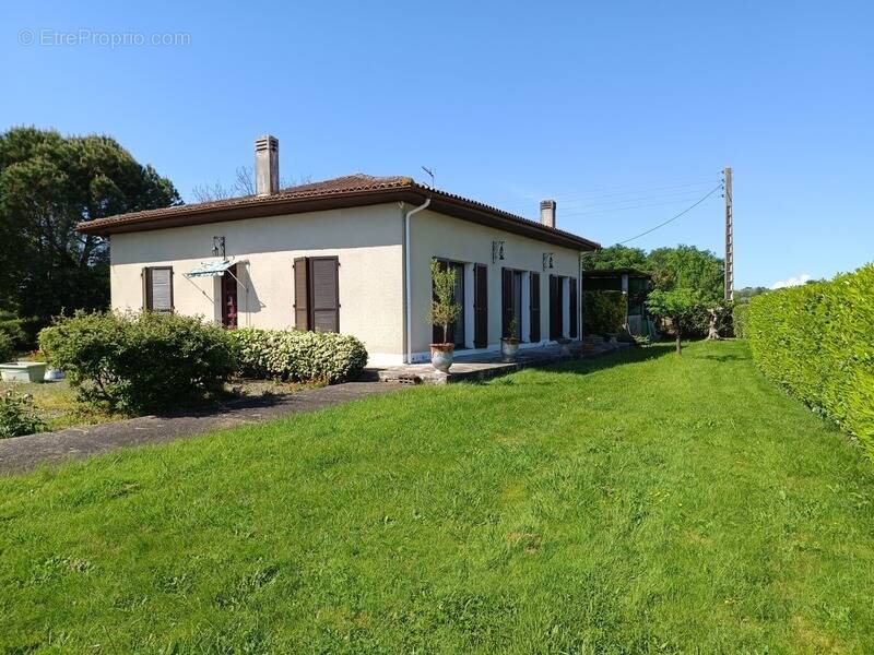 Maison à SARRAGACHIES